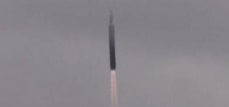 碳纖維復(fù)合材料的技術(shù)壁壘難道真的難以逾越嗎?俄羅斯軍工在碳纖維材料應(yīng)用方面的成功突破在更深層次上說明了,碳纖維技術(shù)壁壘重重,但并非無法逾越